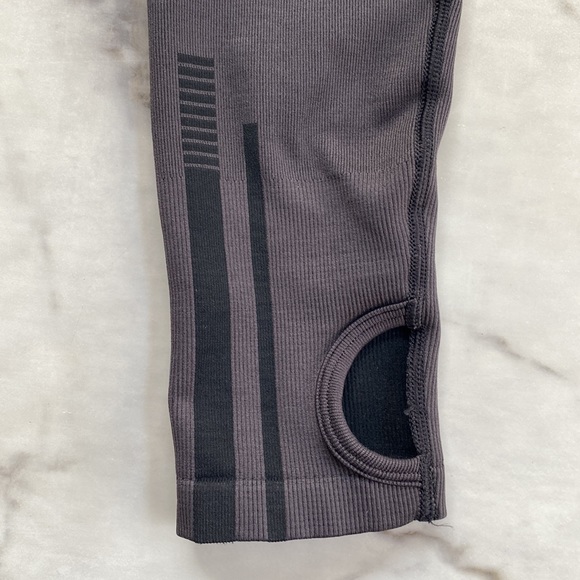 Gymshark Black Crop Top- medium - Picture 5 of 6